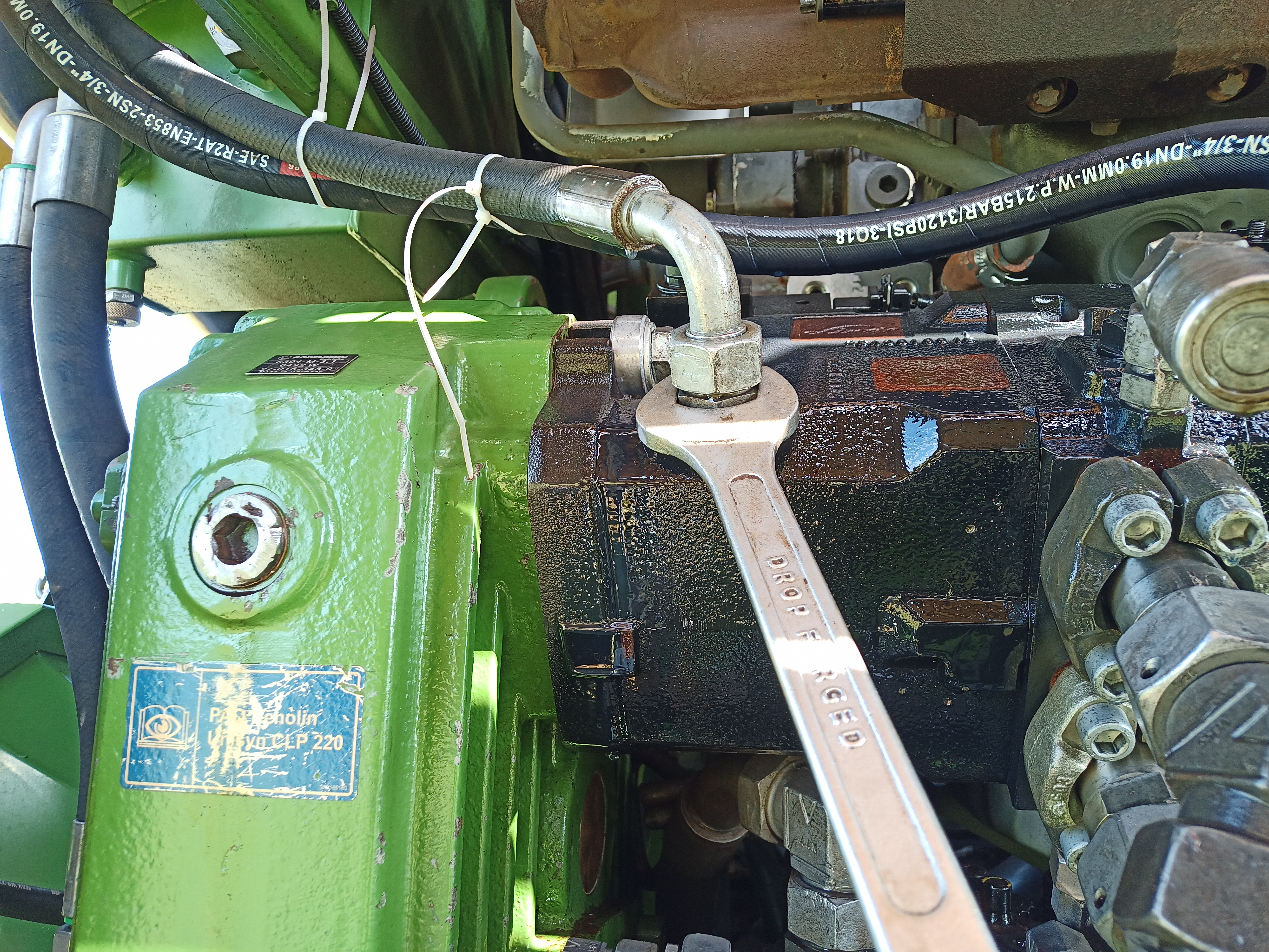 Hydraulic component repair